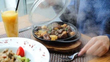 বাসি খাবার কতবার গরম করা নিরাপদ?
