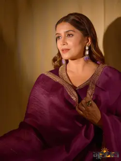সংসার চালাতে চাটনি বিক্রি করতেন মা, মেয়ে এখন ৬০ কোটি টাকার মালিক